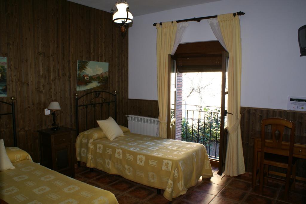 Casa Rural Pena Falcon Guest House Torrejón el Rubio Eksteriør bilde