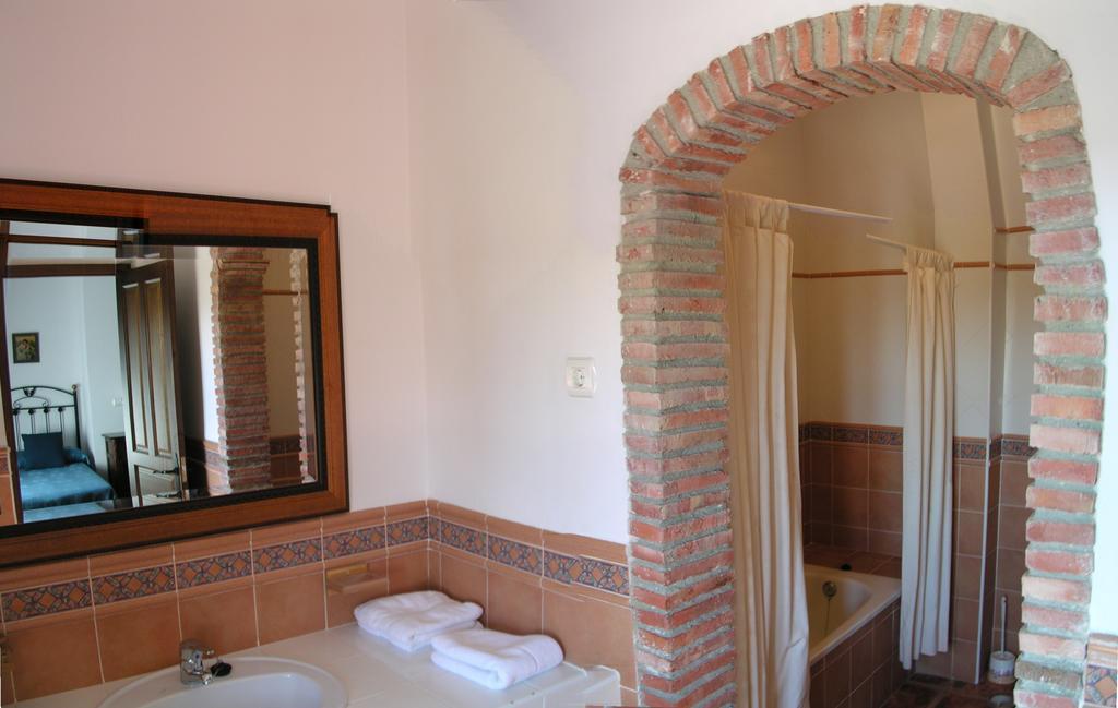 Casa Rural Pena Falcon Guest House Torrejón el Rubio Eksteriør bilde