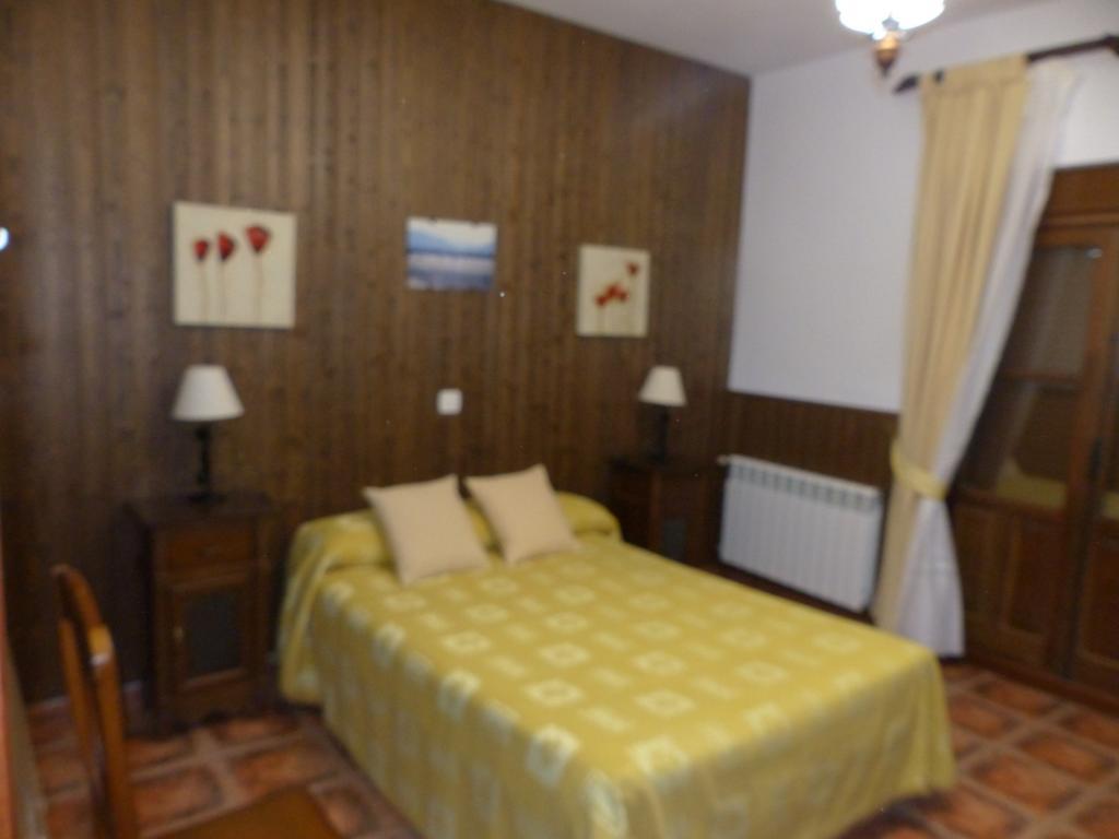 Casa Rural Pena Falcon Guest House Torrejón el Rubio Eksteriør bilde