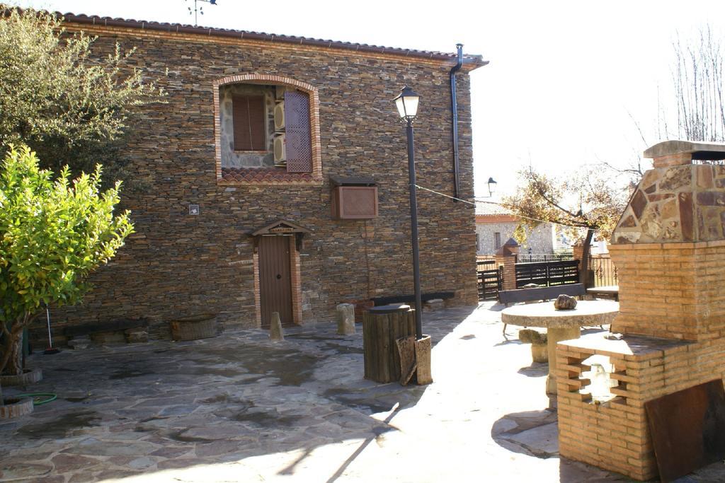 Casa Rural Pena Falcon Guest House Torrejón el Rubio Eksteriør bilde