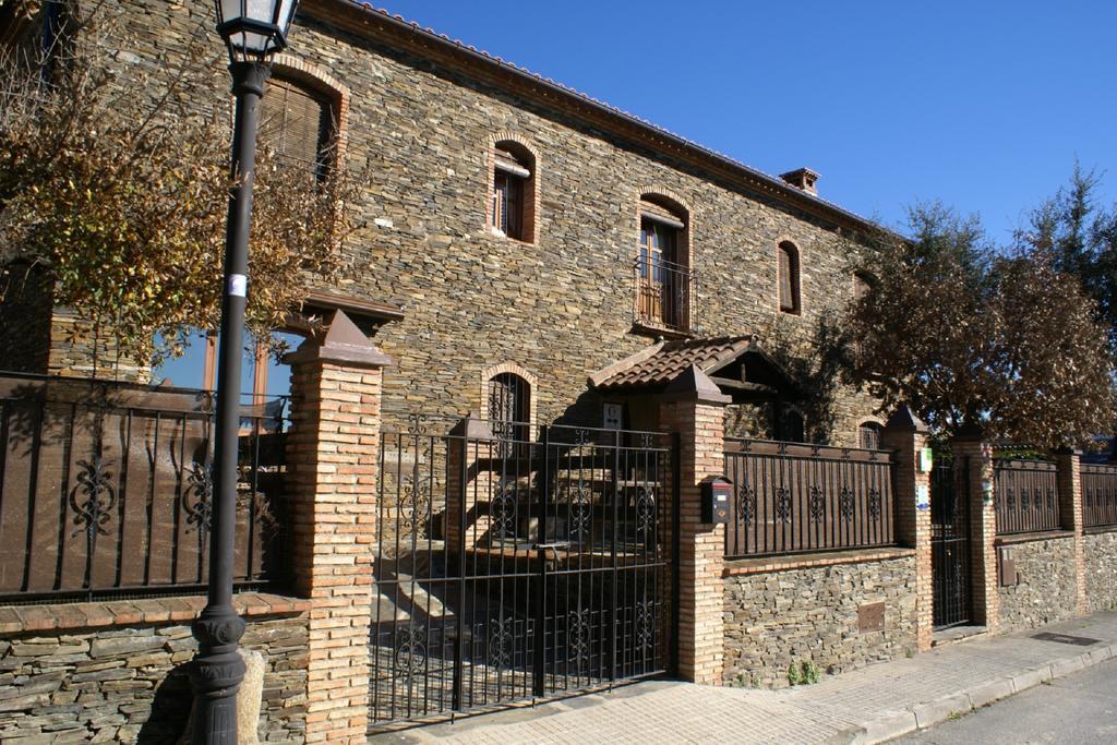 Casa Rural Pena Falcon Guest House Torrejón el Rubio Eksteriør bilde