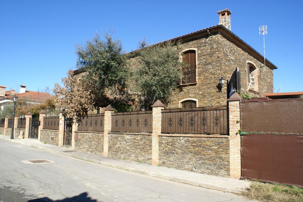 Casa Rural Pena Falcon Guest House Torrejón el Rubio Eksteriør bilde