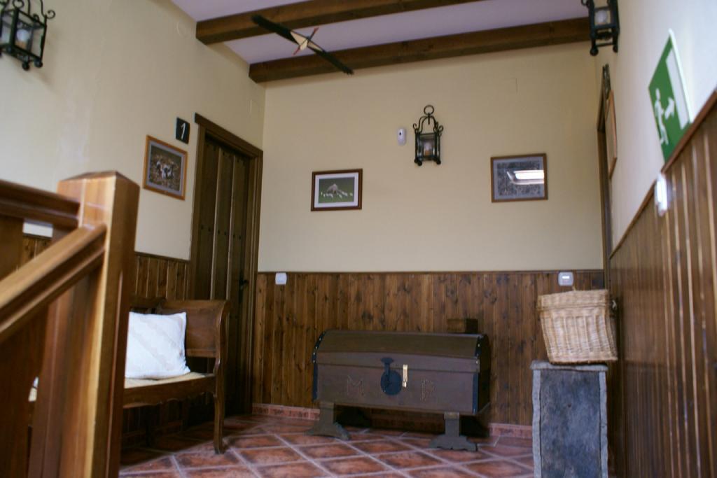 Casa Rural Pena Falcon Guest House Torrejón el Rubio Eksteriør bilde