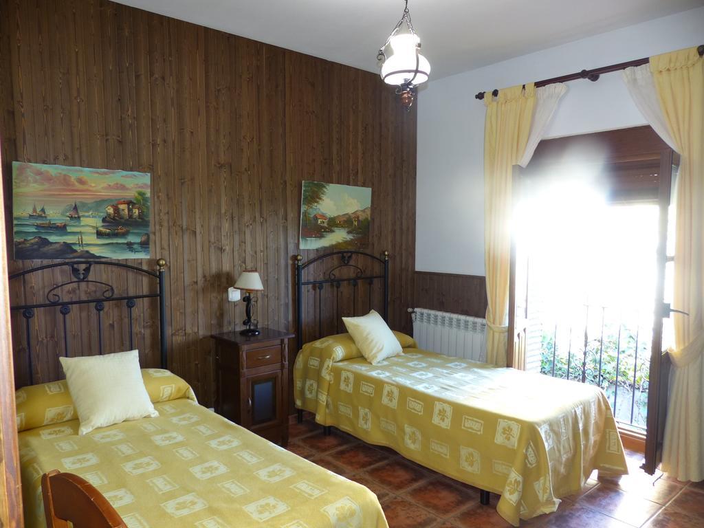 Casa Rural Pena Falcon Guest House Torrejón el Rubio Eksteriør bilde