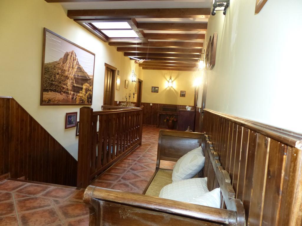 Casa Rural Pena Falcon Guest House Torrejón el Rubio Eksteriør bilde