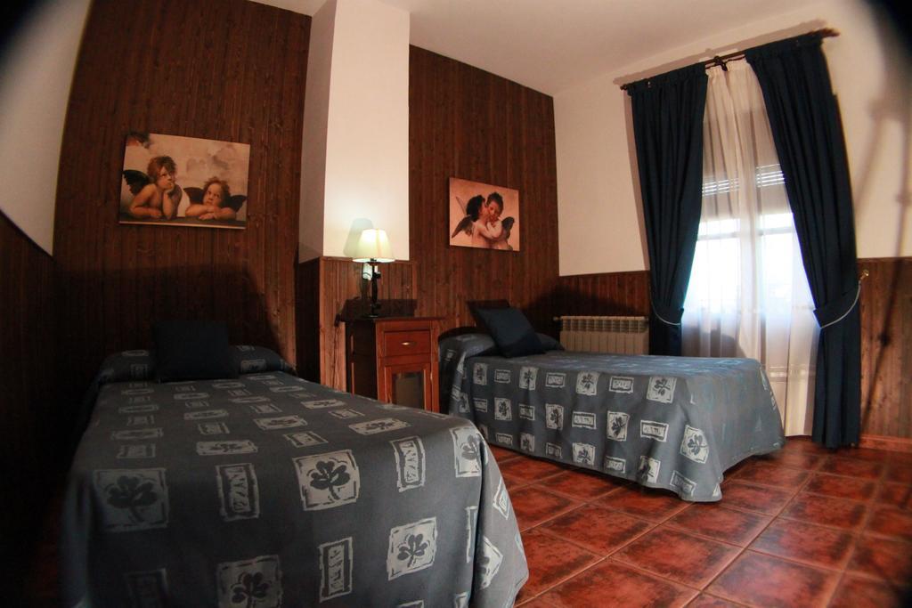 Casa Rural Pena Falcon Guest House Torrejón el Rubio Eksteriør bilde