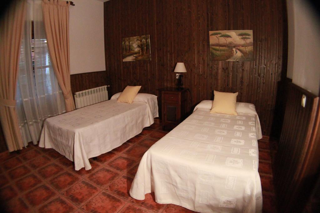 Casa Rural Pena Falcon Guest House Torrejón el Rubio Eksteriør bilde