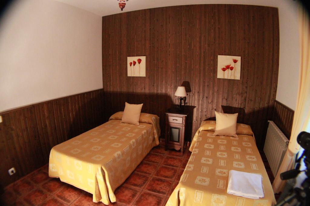 Casa Rural Pena Falcon Guest House Torrejón el Rubio Eksteriør bilde