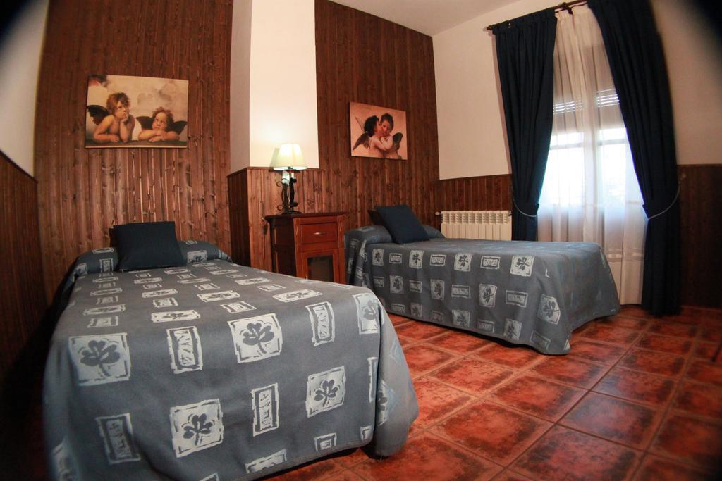 Casa Rural Pena Falcon Guest House Torrejón el Rubio Eksteriør bilde