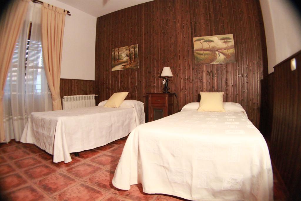 Casa Rural Pena Falcon Guest House Torrejón el Rubio Eksteriør bilde