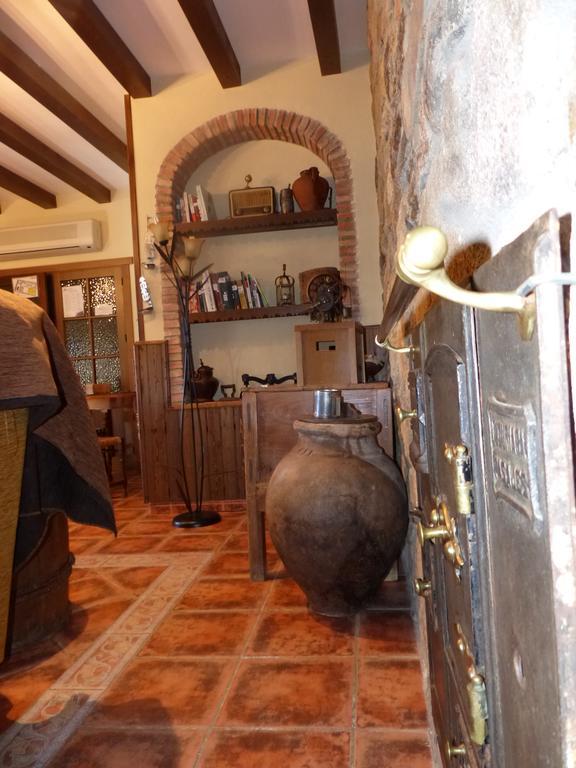 Casa Rural Pena Falcon Guest House Torrejón el Rubio Eksteriør bilde